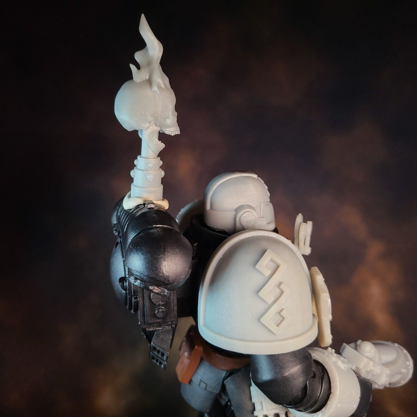 Flaming Skull with Jawbone Relic Backpack Accessory for McFarlane Toys Space Marine Action Figures Accessories