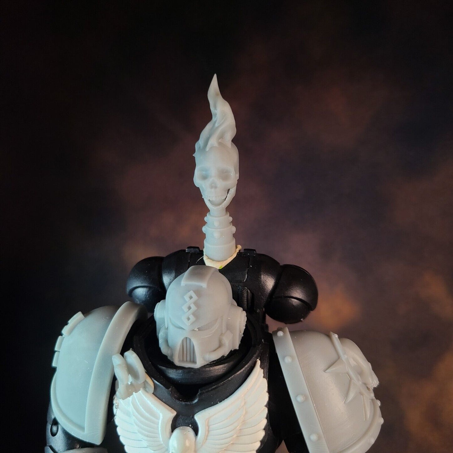 Flaming Skull with Jawbone Relic Backpack Accessory for McFarlane Toys Space Marine Action Figures Accessories