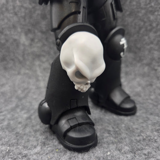 Big Skull Backpack and Knee Pad Accessory compatible with McFarlane Toys 7-inch armored action figures custom resin armor upgrade