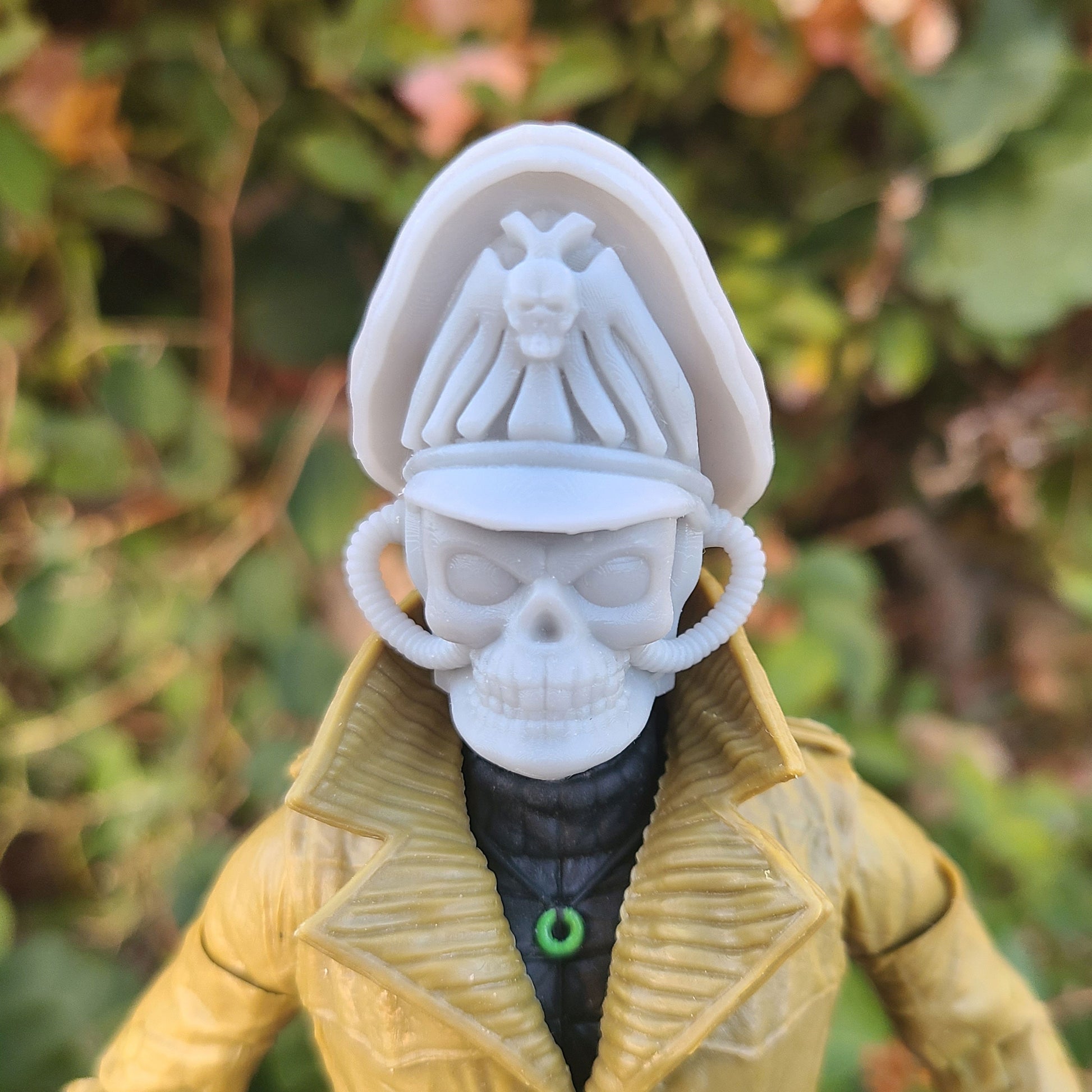 Veteran Guardsman Skull with Hoses and Commissar Hat Head Swap for 1/12 scale Action Figures