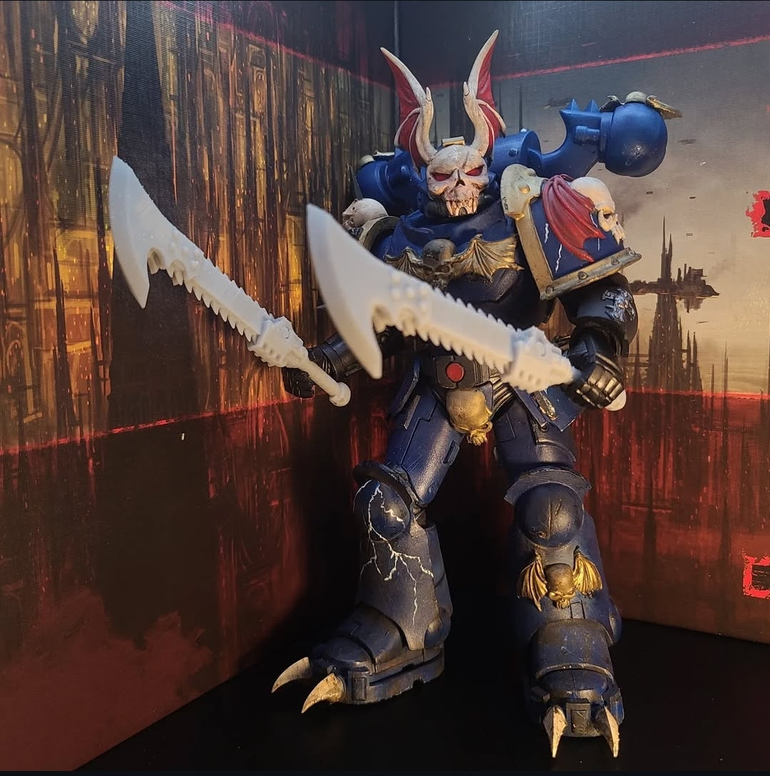 Custom Night Lords Legion Soulreaper Chainsword with Rivets for McFarlane Toys Space Marines Action Figures