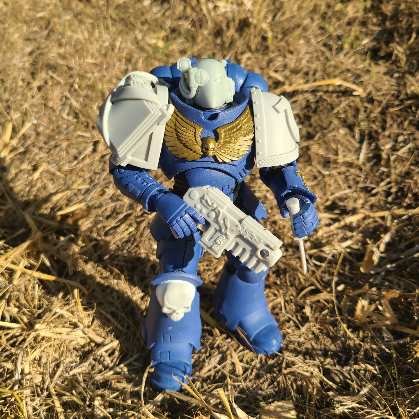 Heavy Bolt Pistol Artificer Pattern for McFarlane Toys Battle Brother Marine Action Figures Custom 1:12th Scale Parts