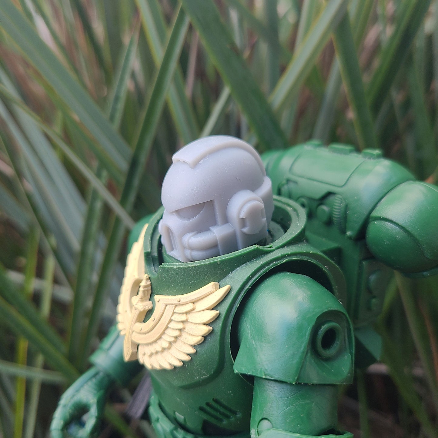 Battle Brother MK VIII Helmet with Two Hoses for McFarlane Toys Space Marine Action Figures