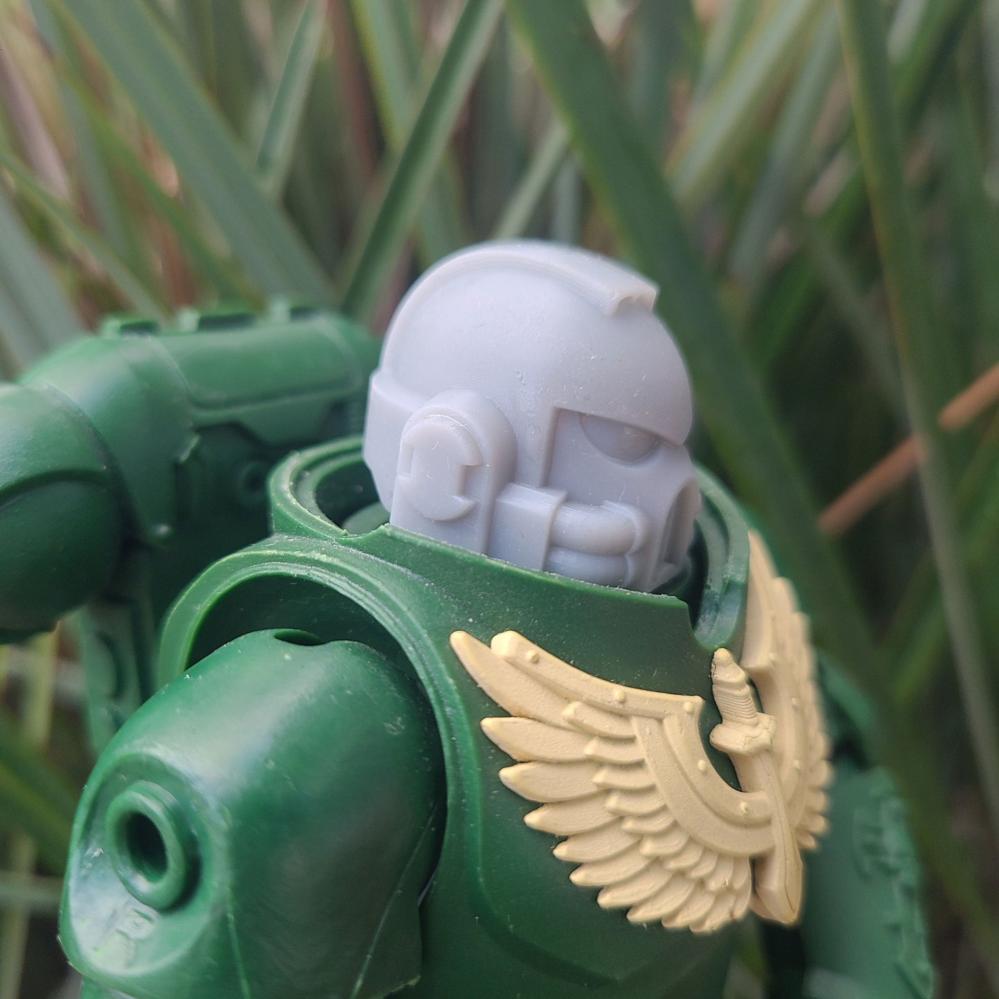 Battle Brother MK VIII Helmet with Two Hoses for McFarlane Toys Space Marine Action Figures