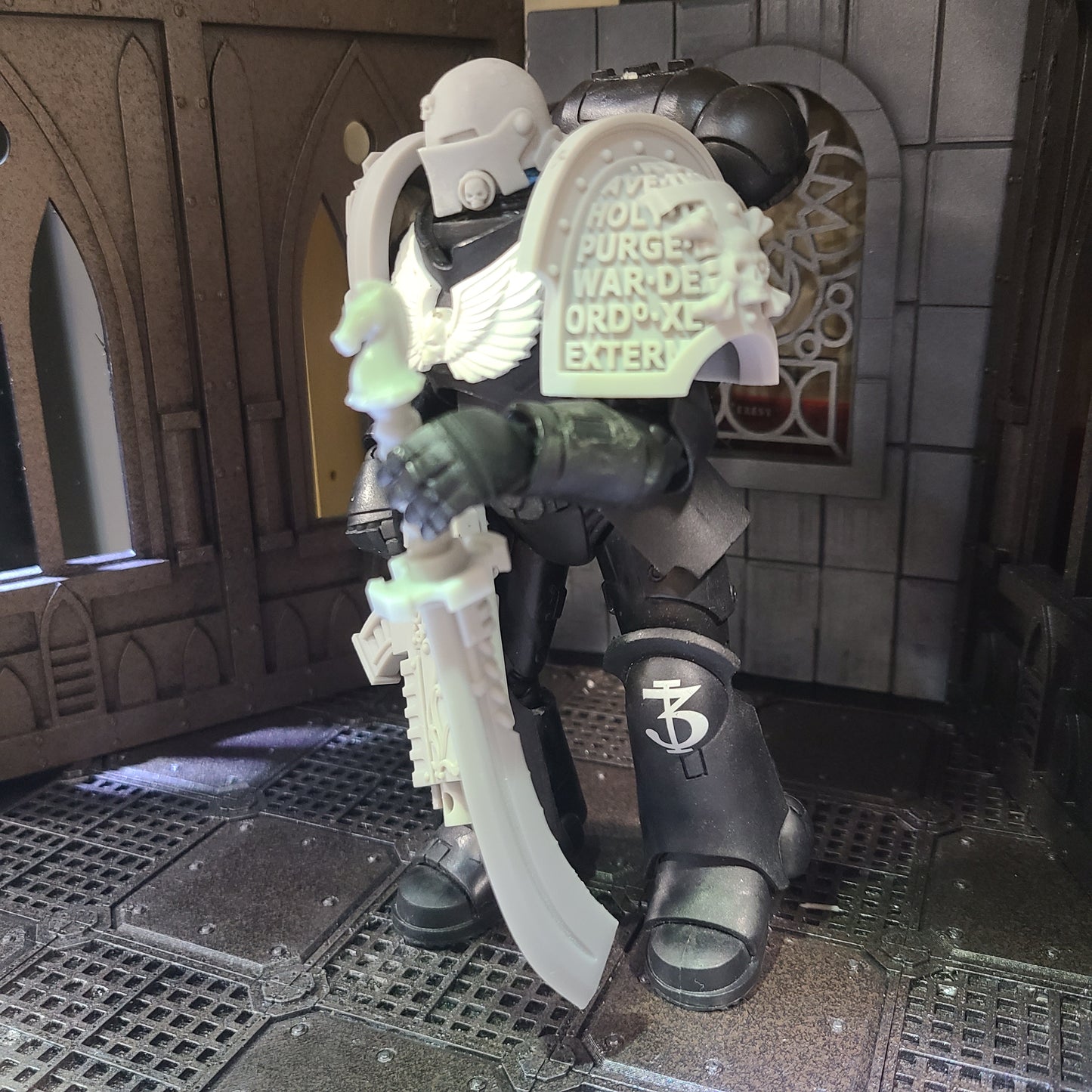 White Scars Legion Power Sword Falchion with Horse Pommel for McFarlane Toys Loyalist Marine Action Figures