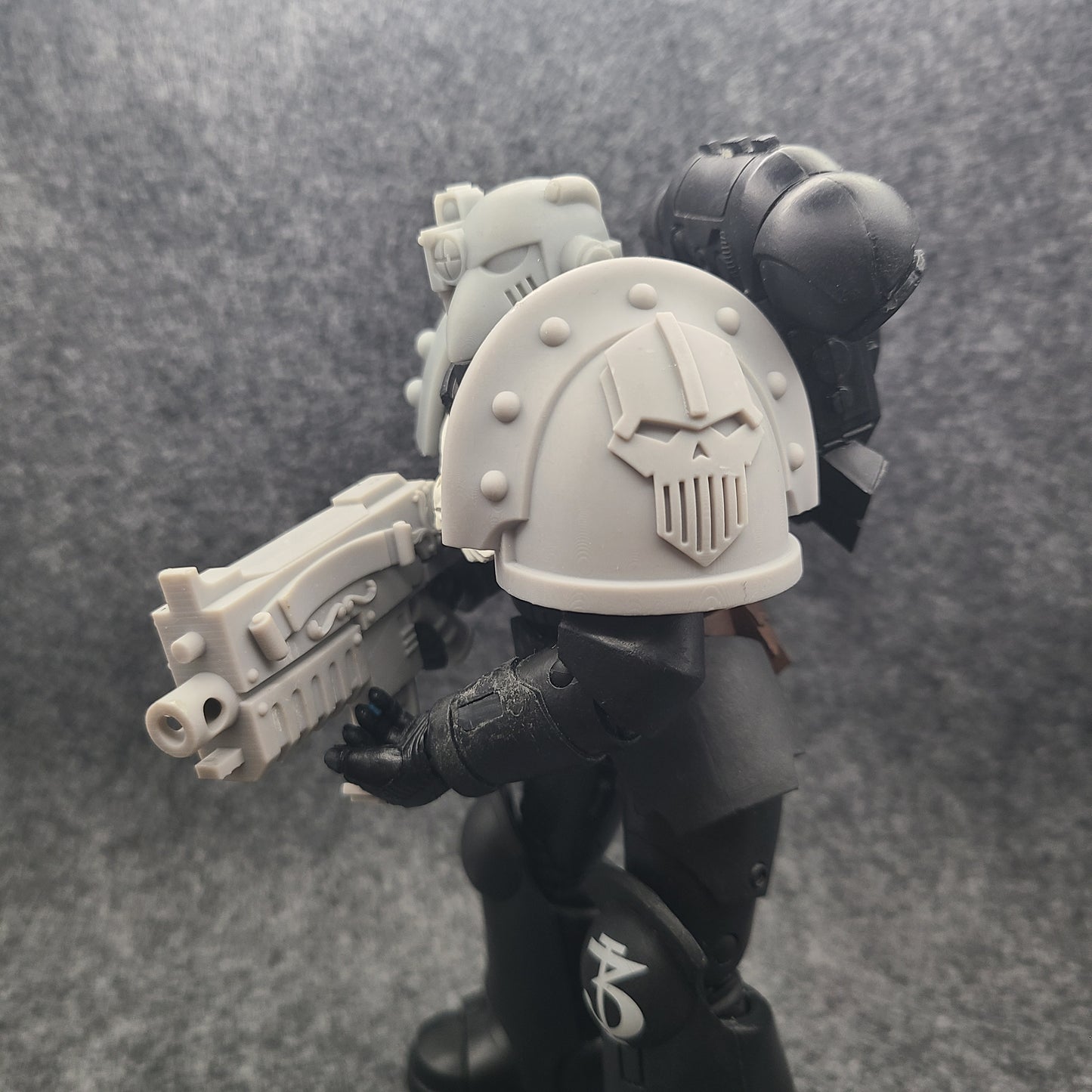 Iron Warriors Legion MKIII Shoulder Pad V11 for McFarlane Toys Traitor Marine Action Figures Custom 1:12th Scale Pauldrons
