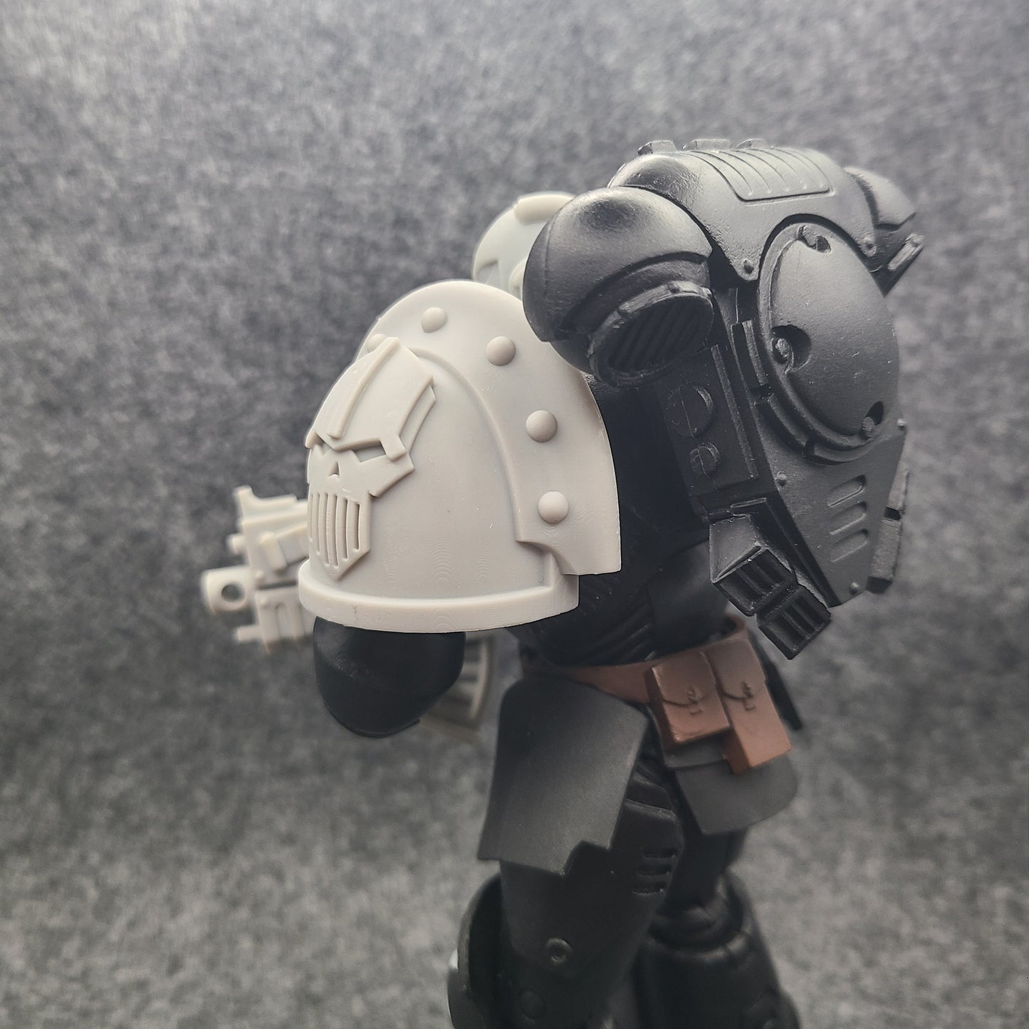 Iron Warriors Legion MKIII Shoulder Pad V11 for McFarlane Toys Traitor Marine Action Figures Custom 1:12th Scale Pauldrons