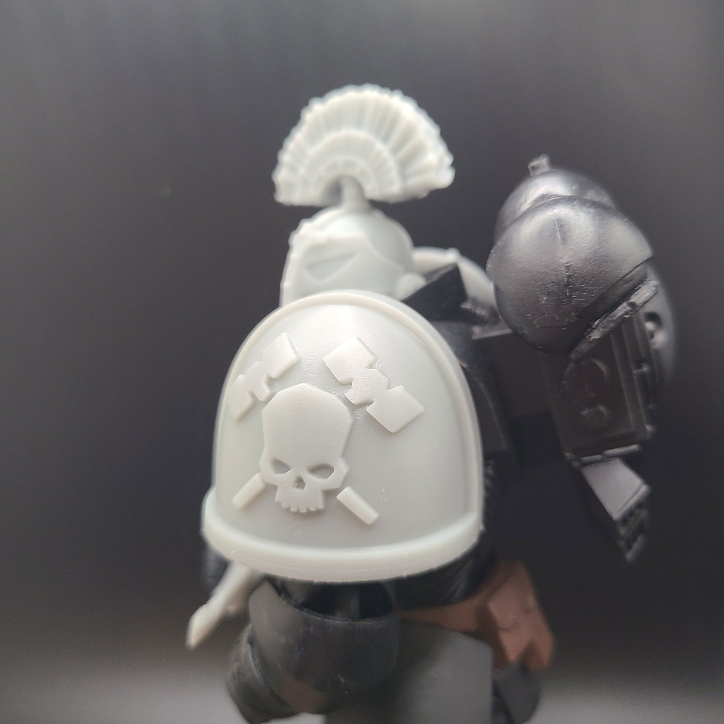 Terra Lords Chapter MKIV Shoulder Pad for Battle Brother Action Figures