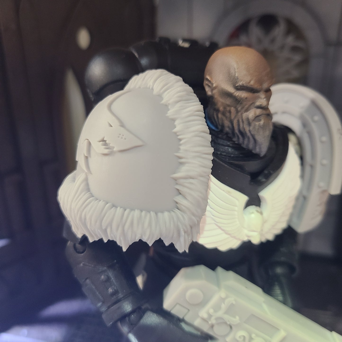 Space Wolves Right Shoulder Pad MKIV with Fur Trim Compatible with McFarlane Toys Space Marine by Fantasy World Games