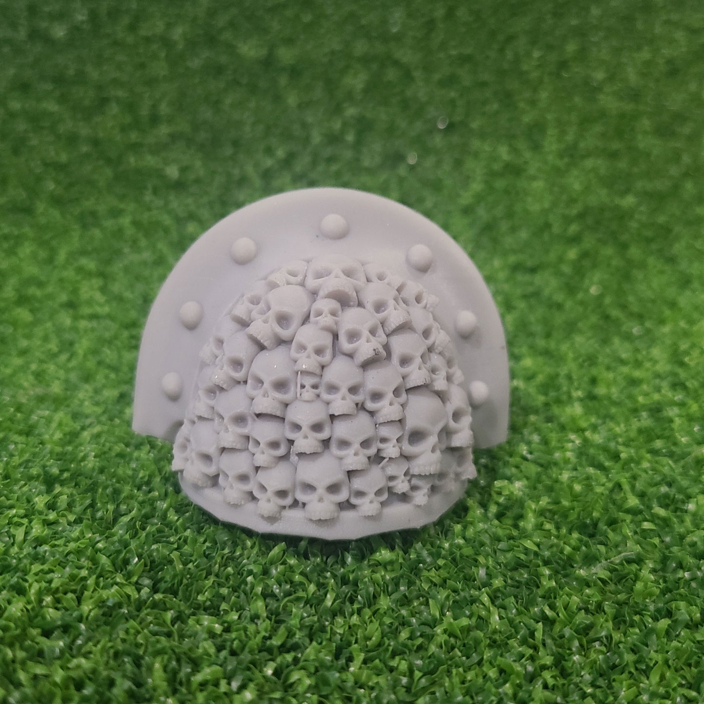 MKIII Shoulder Pad with Small Skulls and Full Ridge Studded Rivets Compatible with McFarlane Toys Space Marines