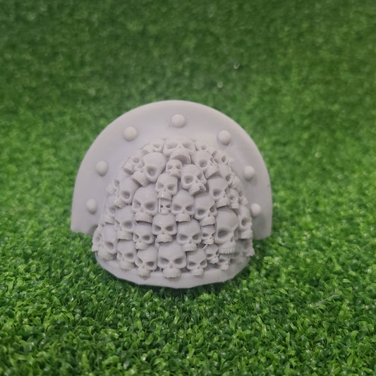 MKIII Shoulder Pad with Small Skulls and Full Ridge Studded Rivets Compatible with McFarlane Toys Space Marines