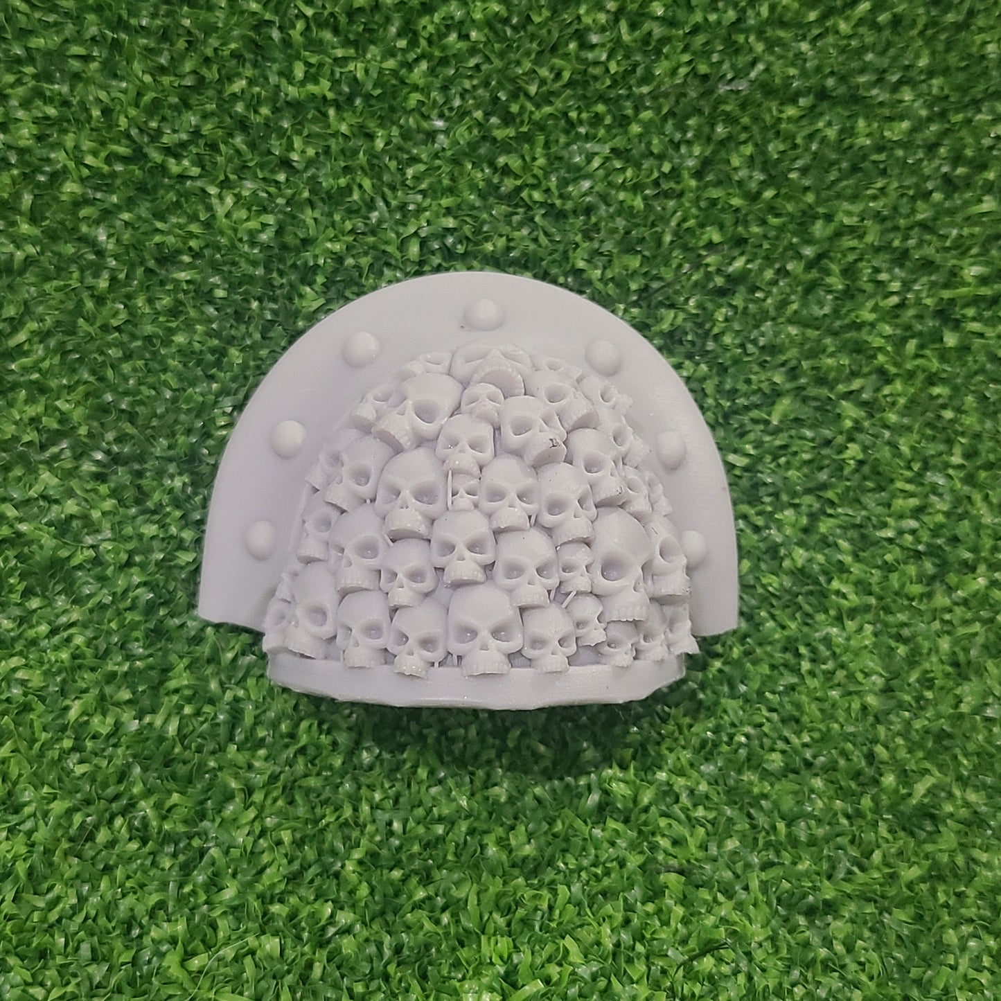 MKIII Shoulder Pad with Small Skulls and Full Ridge Studded Rivets Compatible with McFarlane Toys Space Marines