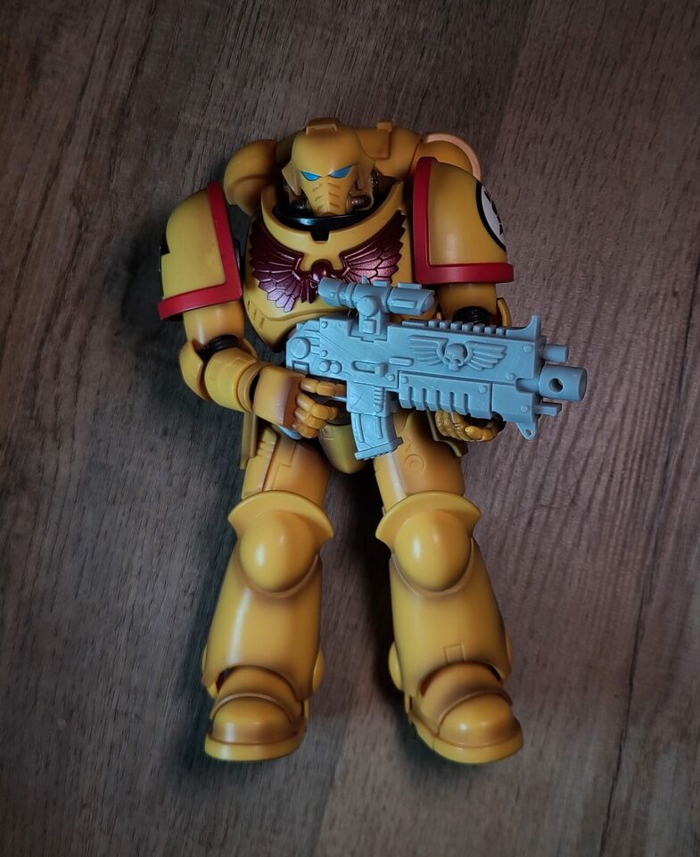 Fantasy World Games Boltgun with Scope compatible with Bandai Warhammer 40,000 Imperials Fists Intercessor Space Marine
