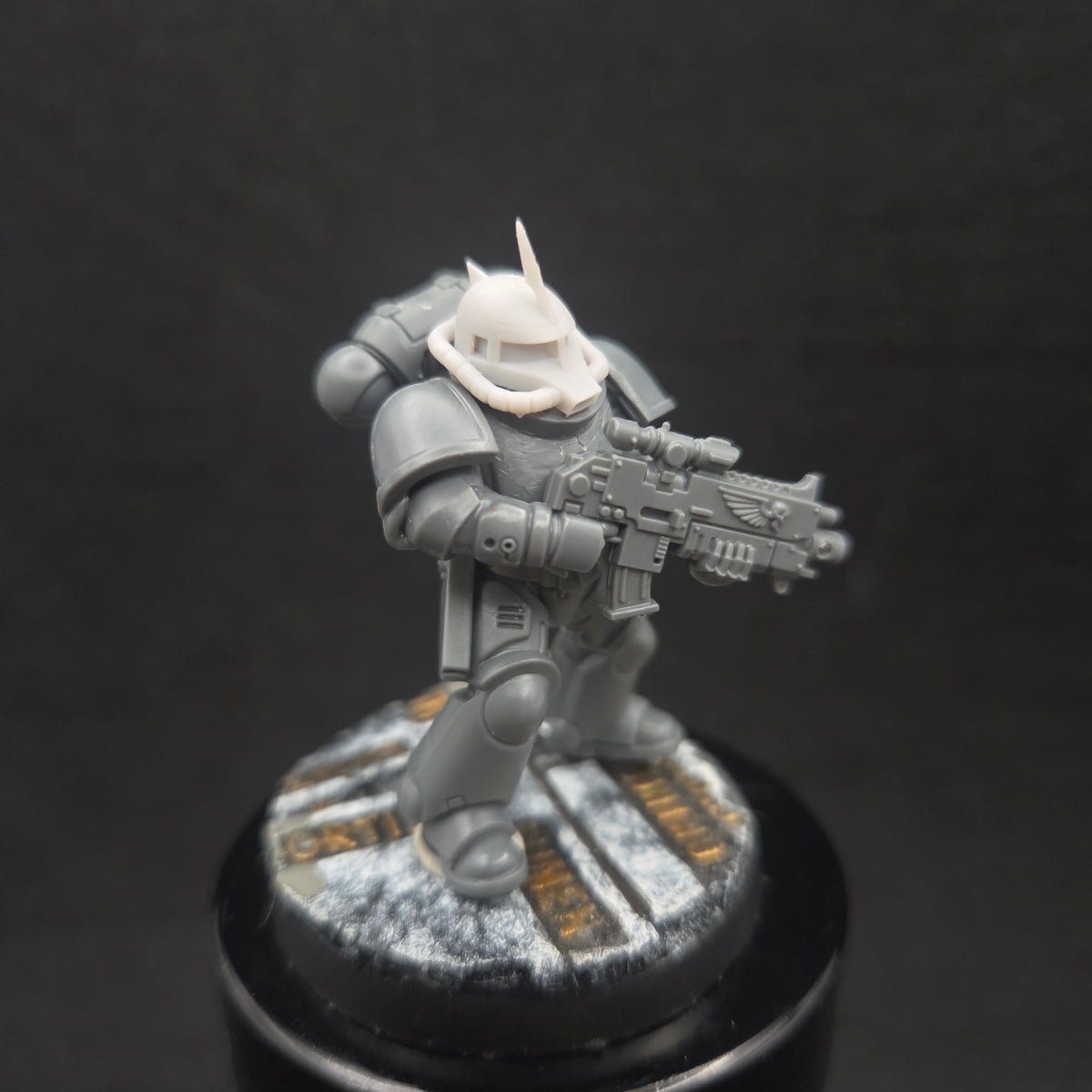 Set of 10 unpainted Zaku I MS-05-inspired resin helmets for 28mm-32mm scale miniature head swaps and conversions