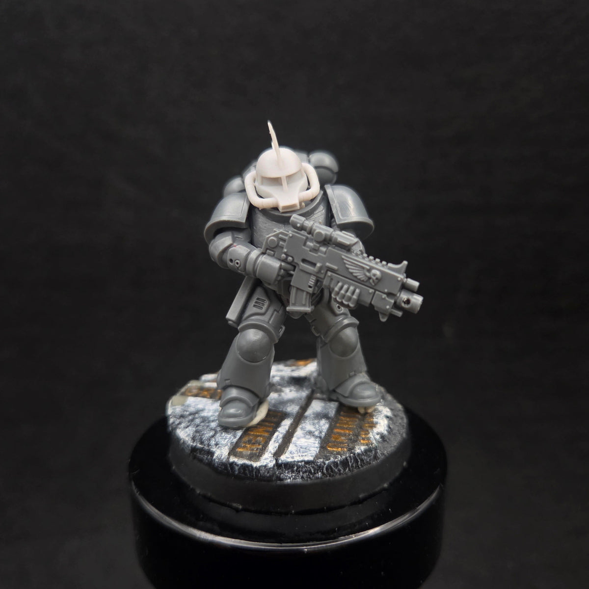 Set of 10 unpainted Zaku I MS-05-inspired resin helmets for 28mm-32mm scale miniature head swaps and conversions