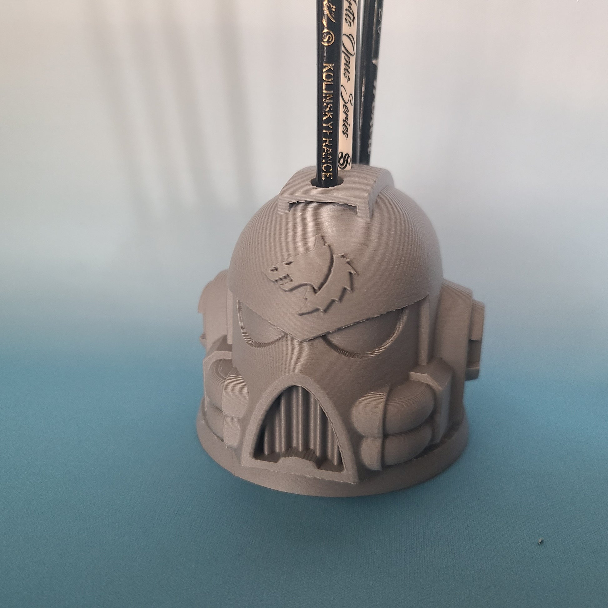 Space Wolf MK VII Helmet with Two Hoses Paint Bush Holder with Four Holes