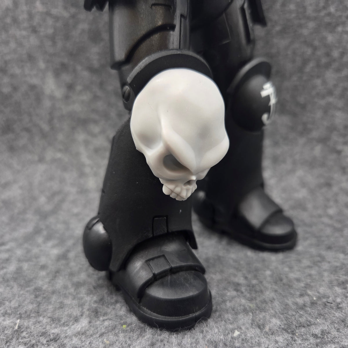 Big Skull Backpack and Knee Pad Accessory compatible with McFarlane Toys 7-inch armored action figures custom resin armor upgrade