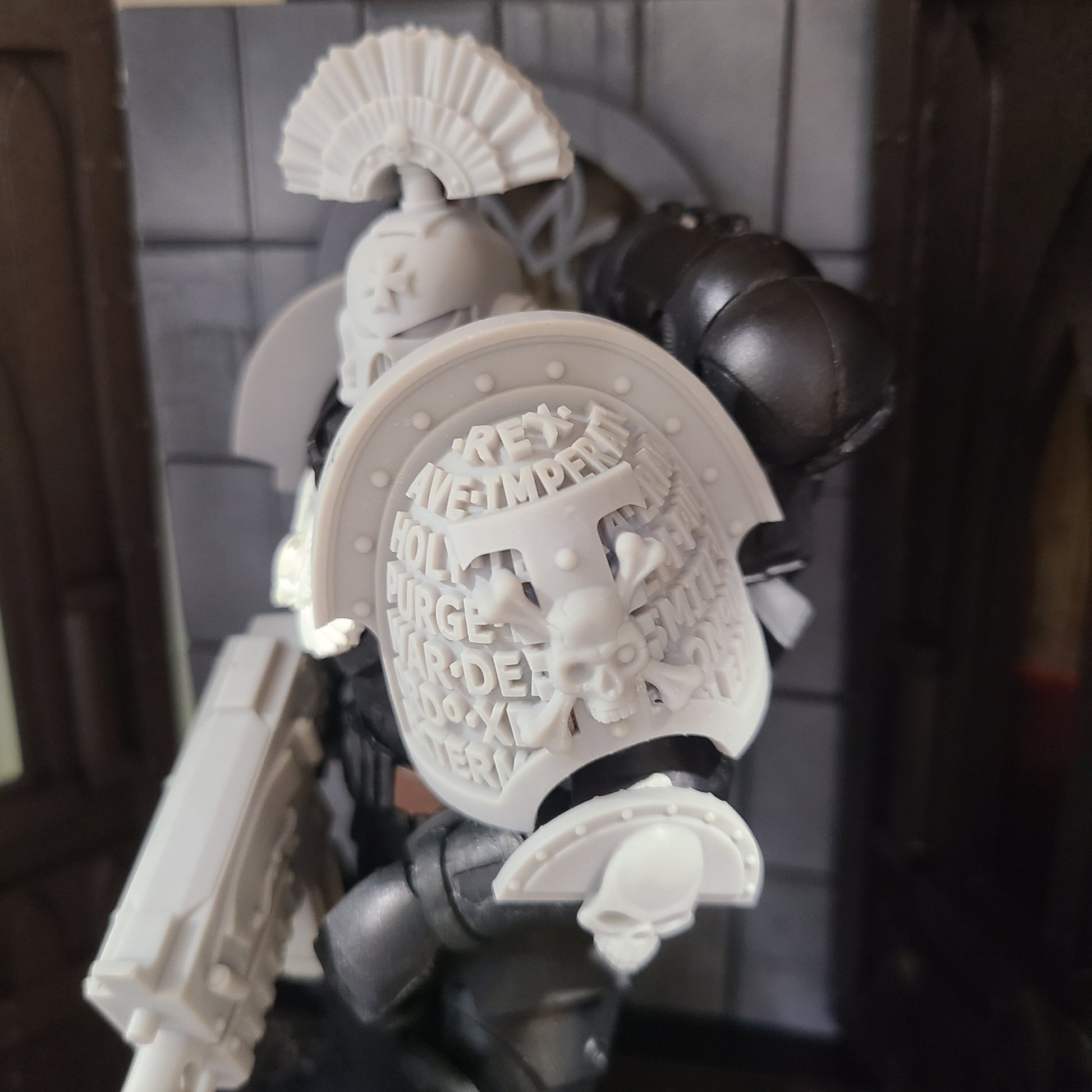 Deathwatch Armour Elbow Fan Plates with Skull for McFarlane Toys Space Marine Action Figures