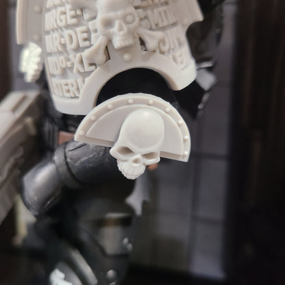 Deathwatch Armour Elbow Fan Plates with Skull for McFarlane Toys Space Marine Action Figures