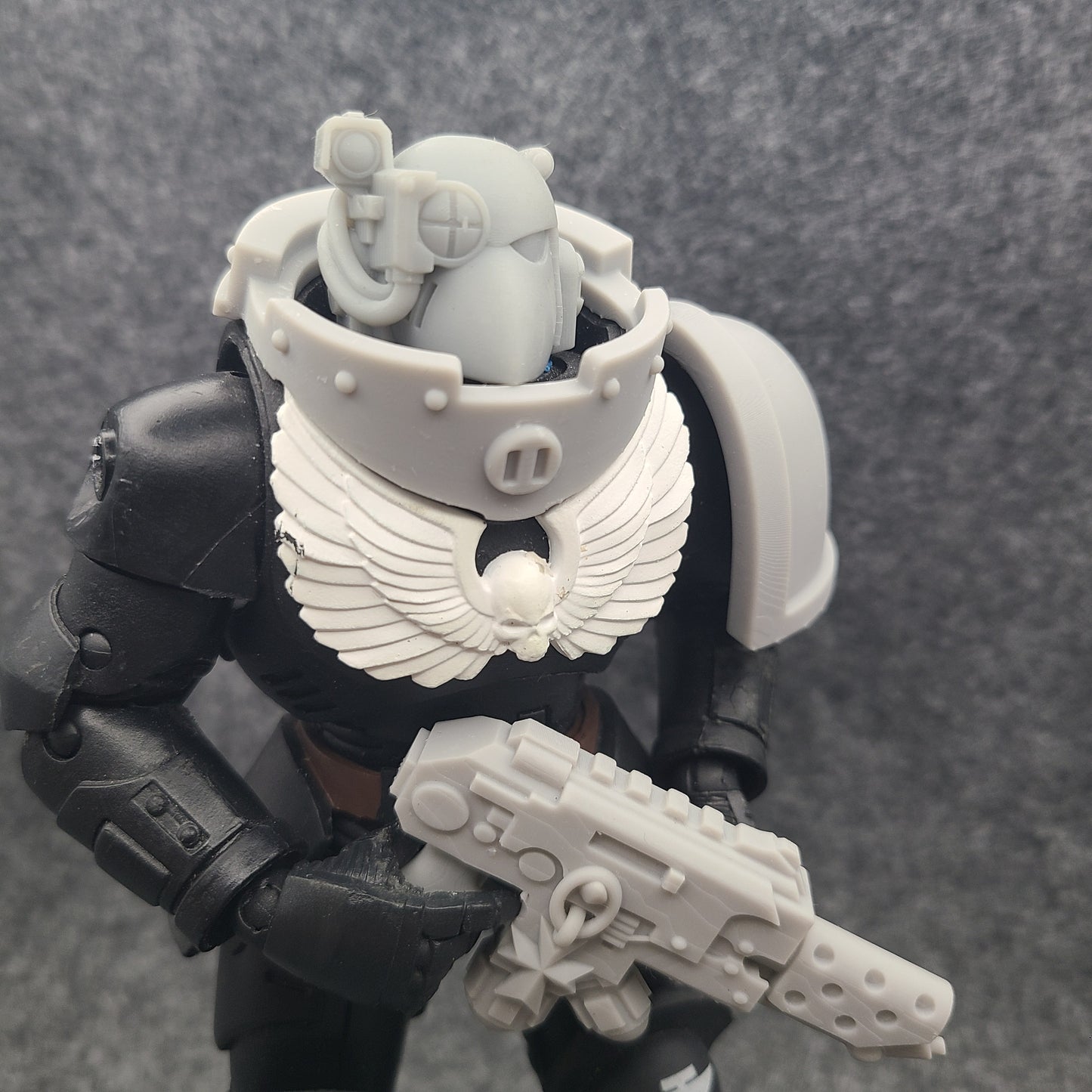 Gorget with Circular Grill and Rivets for McFarlane Space Marine Captain Gravis Armor