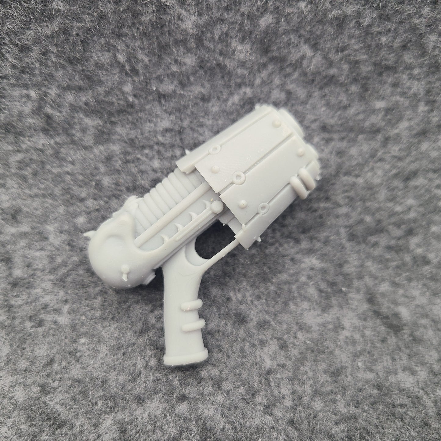 World Devourer Legion Betrayer Archaic Plasma Pistol for McFarlane Toys Traitor Marine Action Figures