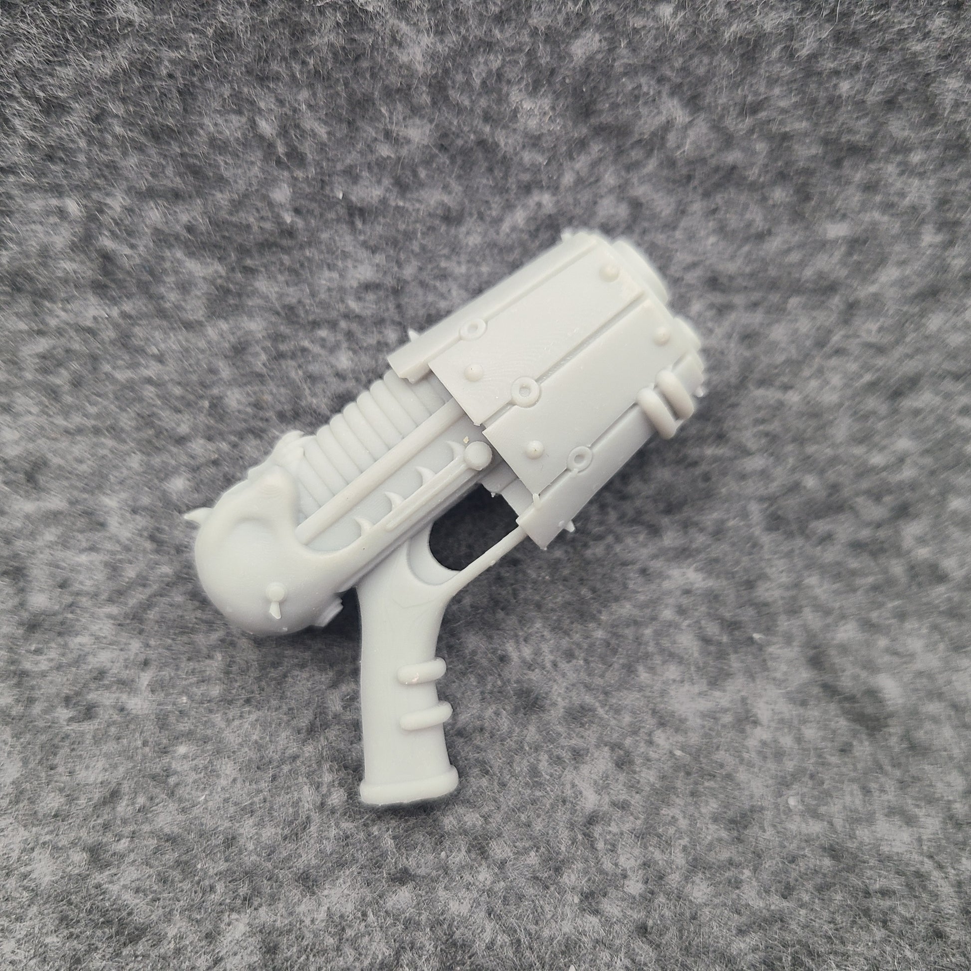 World Devourer Legion Betrayer Archaic Plasma Pistol for McFarlane Toys Traitor Marine Action Figures