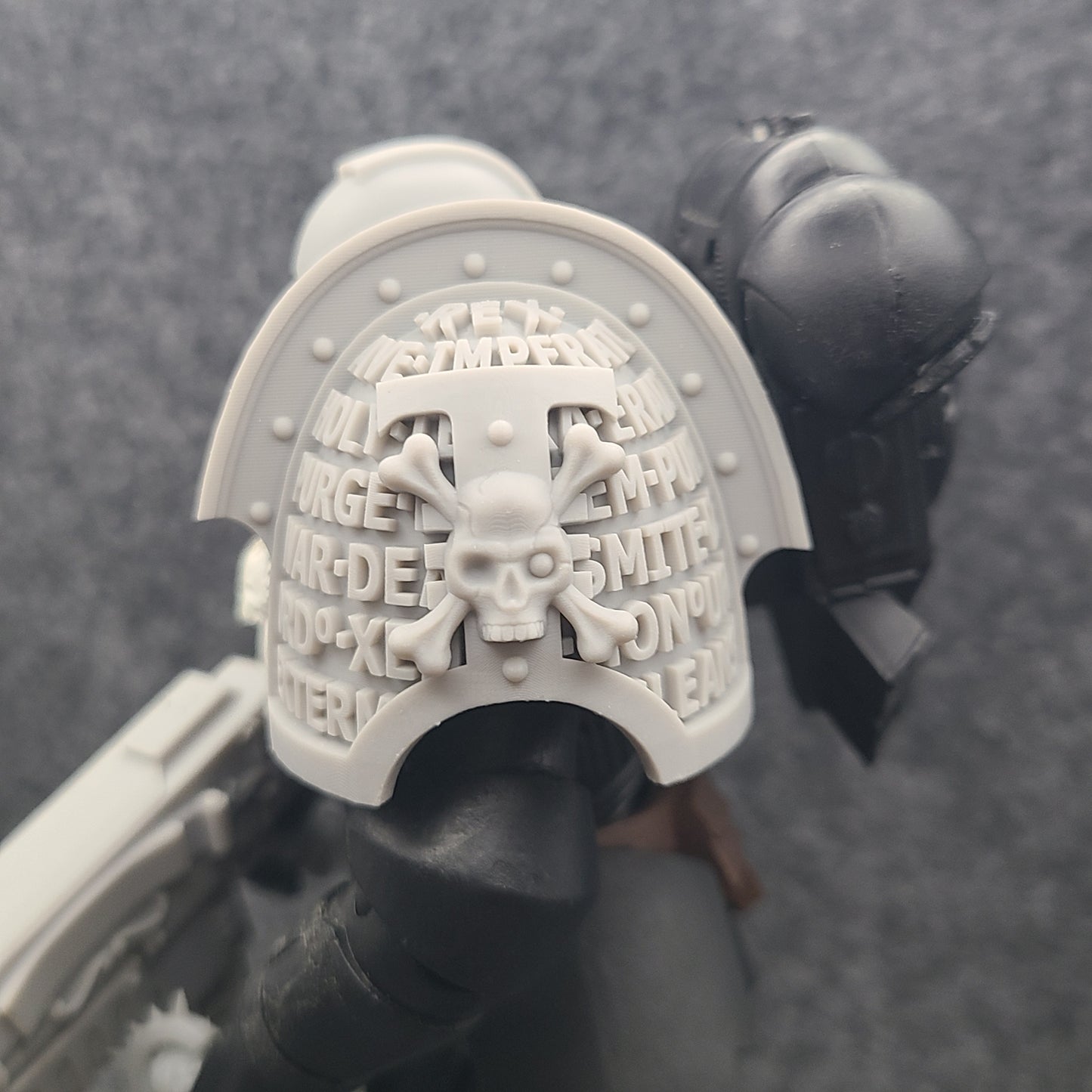 Deathwatch Mark VIII Shoulder Pad Version 03 for McFarlane Toys Loyalist Marine Action Figures Custom 1:12th Scale Pauldron