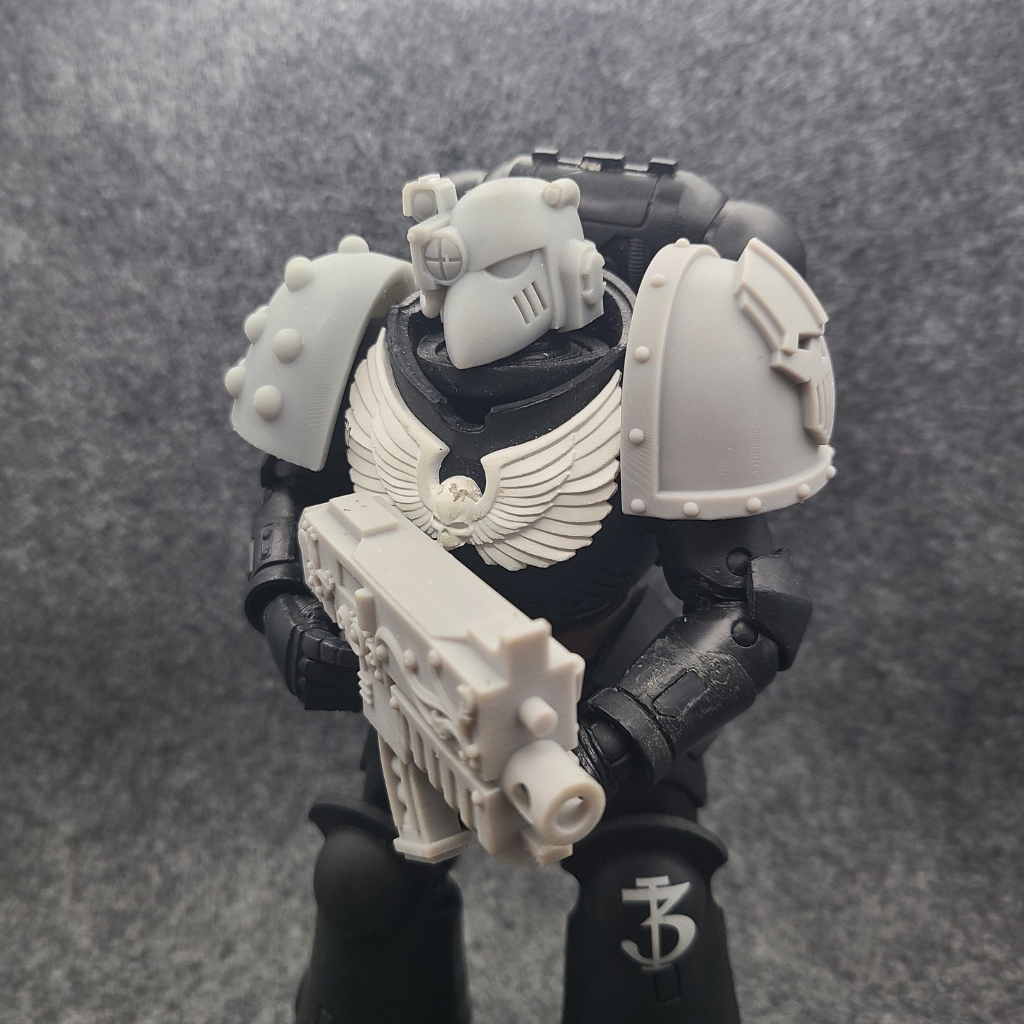 Iron Warriors Legion MKVII Shoulder Pad Ver 03 for McFarlane Toys Traitor Marine Acrion Figures Custom 1:12th Scale Pauldrons