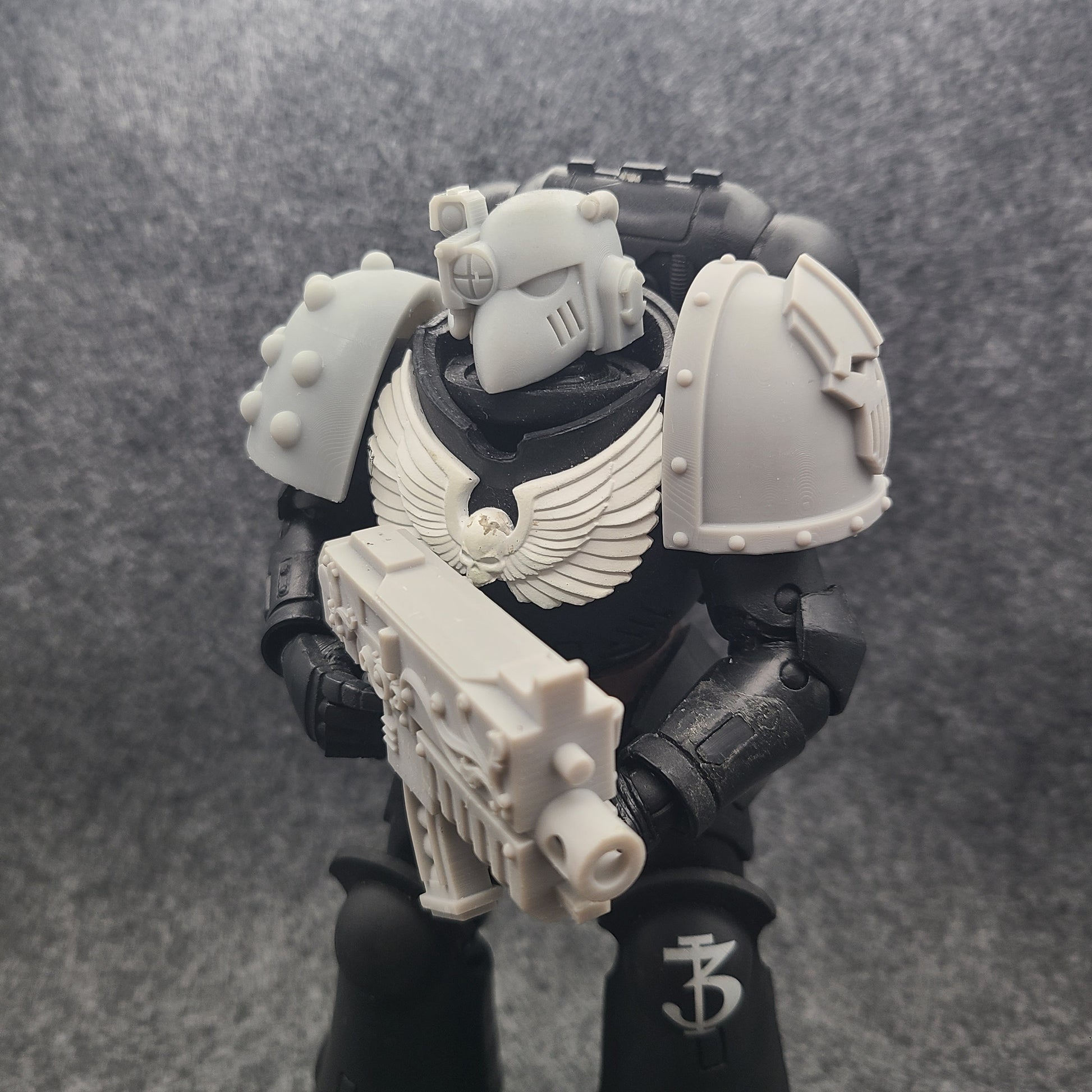 Iron Warriors Legion MKVII Shoulder Pad Ver 03 for McFarlane Toys Traitor Marine Acrion Figures Custom 1:12th Scale Pauldrons