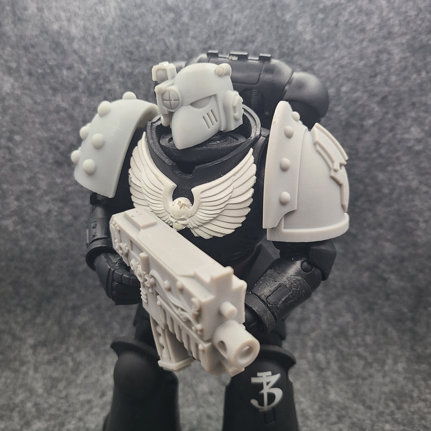 Iron Warriors Legion MKIII Shoulder Pad V11 for McFarlane Toys Traitor Marine Action Figures Custom 1:12th Scale Pauldrons