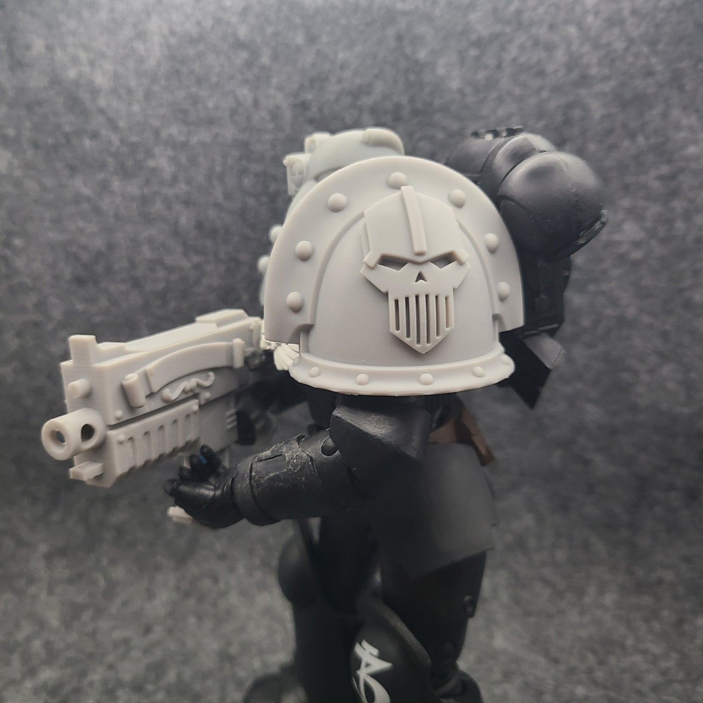Iron Warriors Legion MKIII Shoulder Pad Gen: 3 Pauldron Full Sword Breaker Studded Double Rivets compatible with McFarlane Toys Space Marines designed by Fantasy World Games