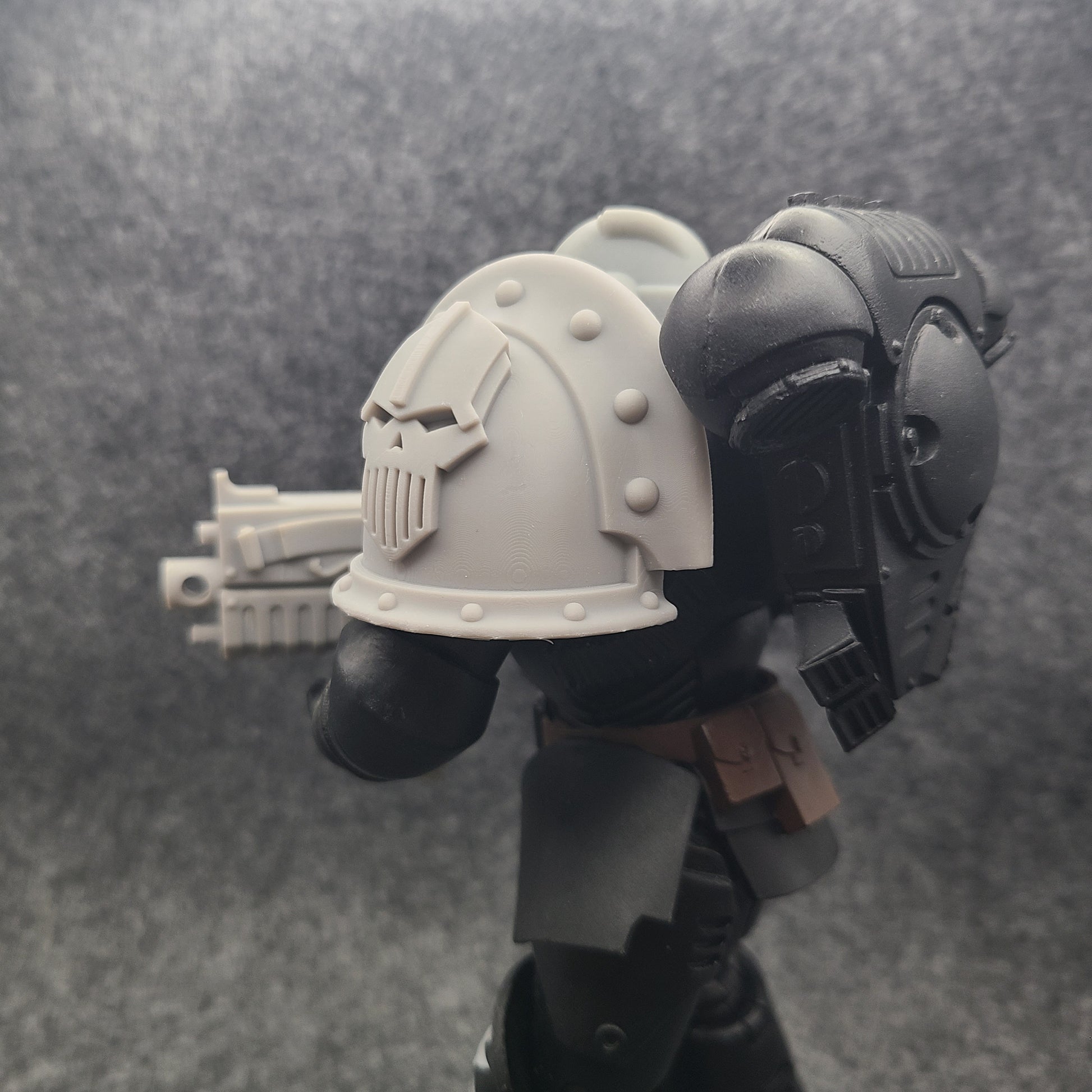 Iron Warriors Legion MKIII Shoulder Pad Gen: 3 Pauldron Full Sword Breaker Studded Double Rivets compatible with McFarlane Toys Space Marines designed by Fantasy World Games