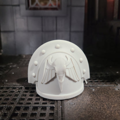 Raven Guard Legion Shrike Shoulder Pad MK III with Raven Skull Ver 11 for McFarlane Toys Loyalist Marine Action Figures