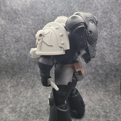 Raven Guard Legion Shrike Shoulder Pad MK III with Raven Skull Ver 11 for McFarlane Toys Loyalist Marine Action Figures