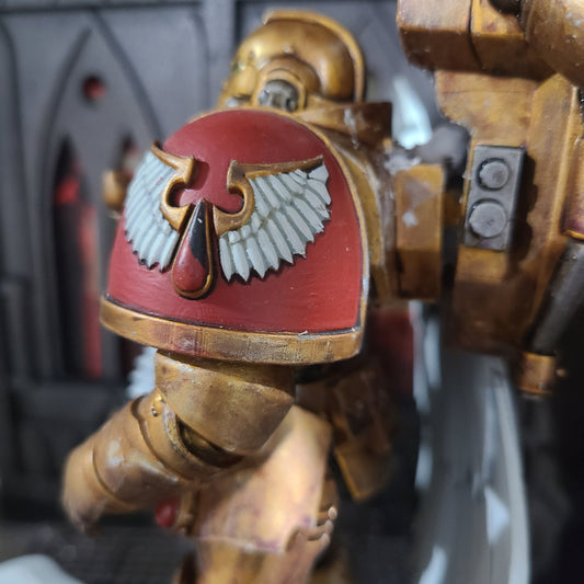 Sanguinary Guard Blood Angels MK IV Shoulder Pad Studded Compatible with McFarlane Toys Space Marine Action Figures Sanguis Legion