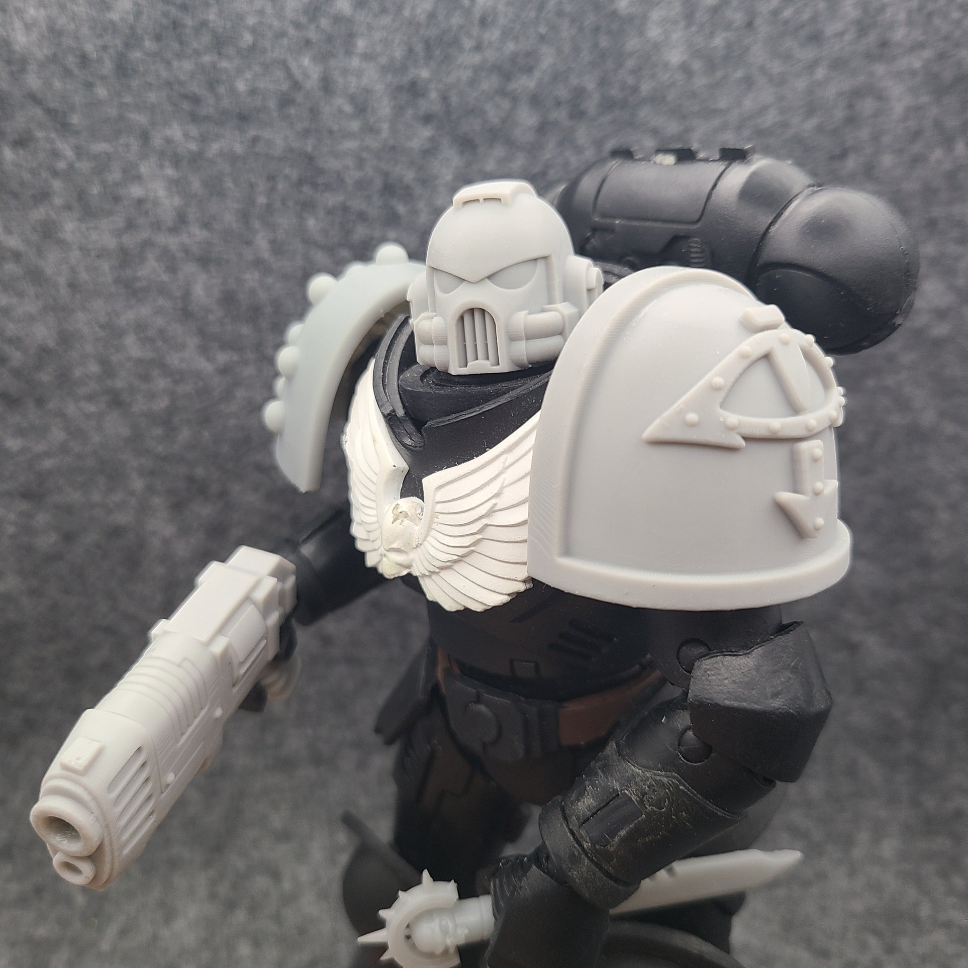 Sons of Horus MKIV Shoulder Pad Evil Eye Studded for McFarlane Toys Space Marine Action Figures