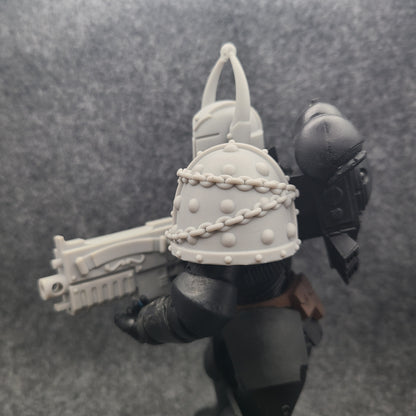 Battle Brother MKVII Shoulder Pad with Chains and Molecular Bonding Studs for McFarlane Toys Space Marine Action Figures
