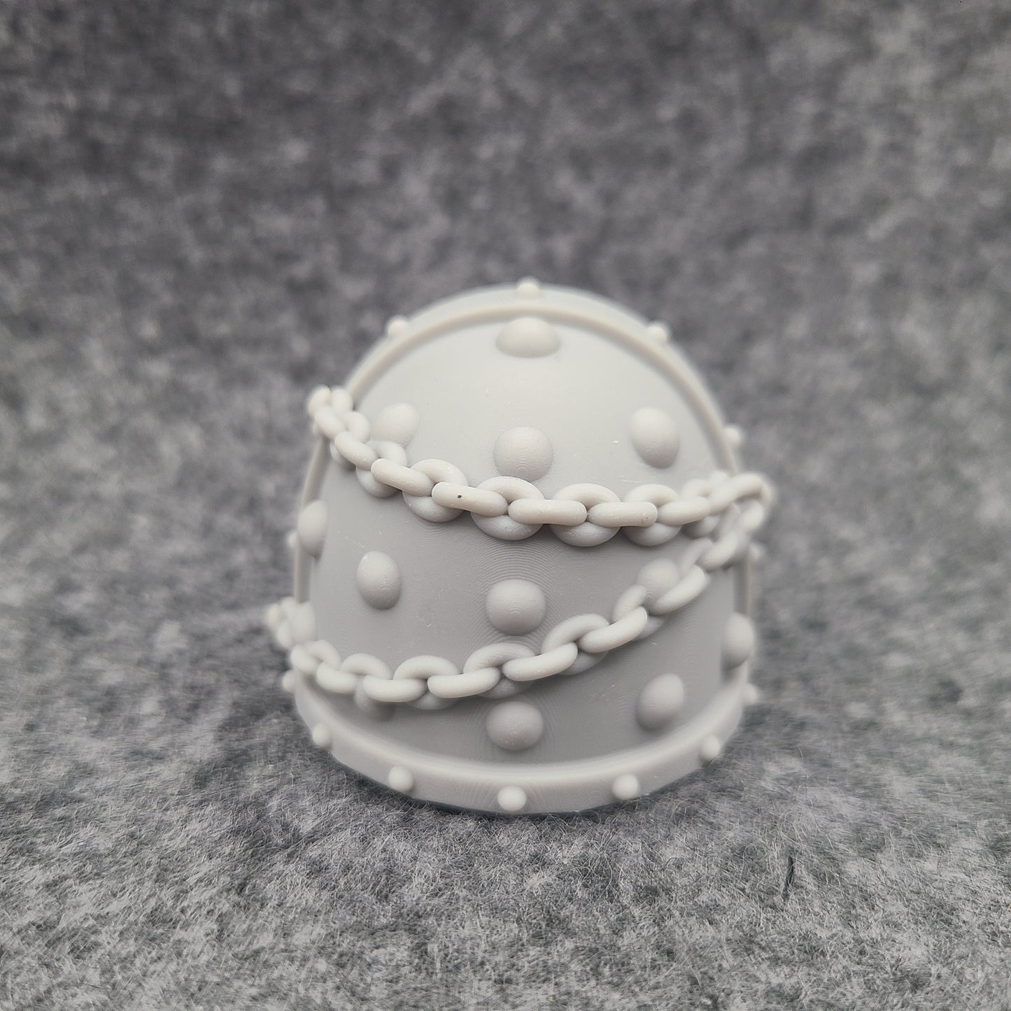 Battle Brother MKVII Shoulder Pad with Chains and Molecular Bonding Studs for McFarlane Toys Space Marine Action Figures