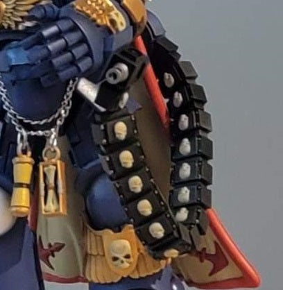 Fourteen skull ammo belt connectors compatible with McFarlane Toys 7-inch 1:12 scale armored action figures custom resin accessories