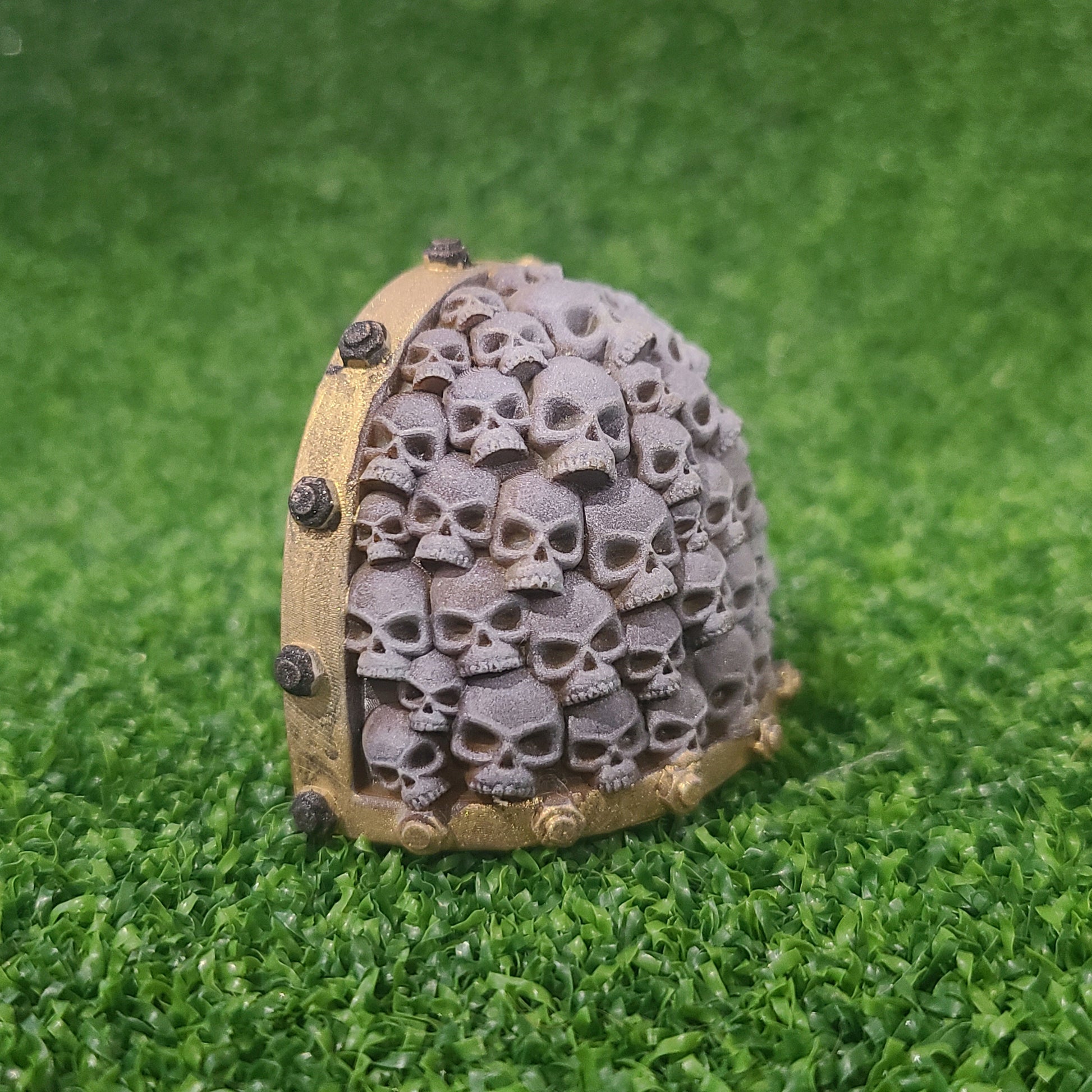 Space Marine MKVII Shoulder Pad with Bolts and Small Skulls for McFarlane Toys Battle Brother Action Figures