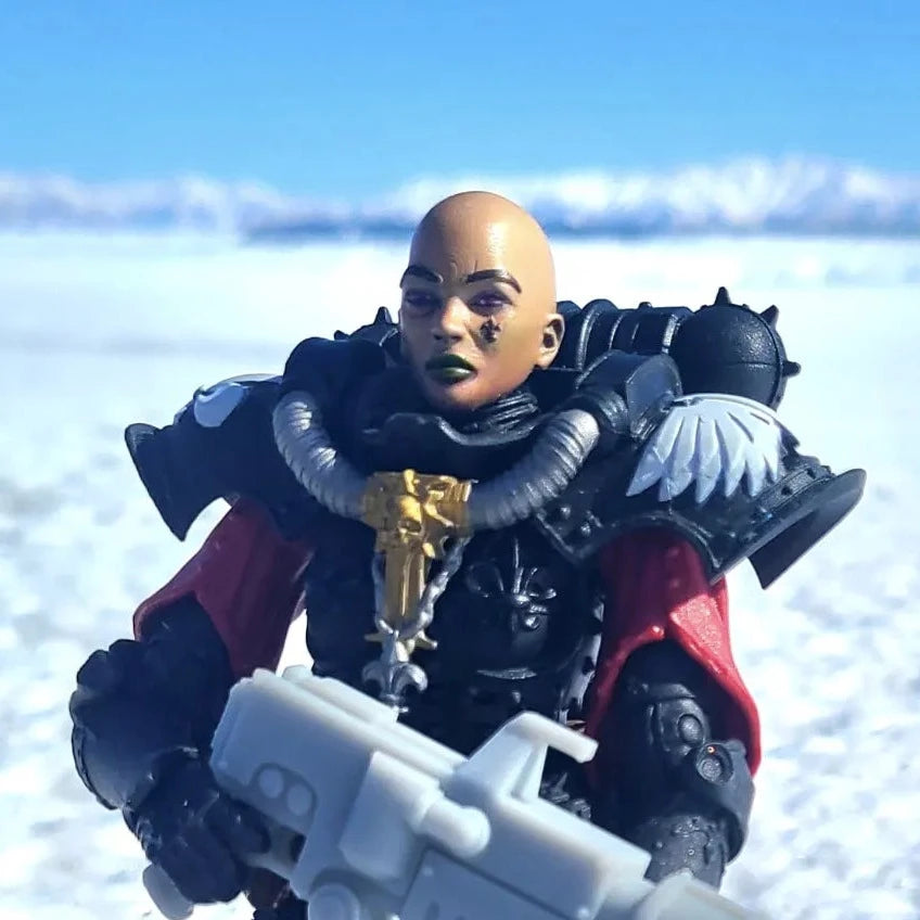 Sisters of War Bald Head with Fleur-de-lis on Left Cheek Compatible with McFarlane Toys McFarlane Toys Warhammer 40,000 Adepta Sororitas Battle Sister 7" Action Figure in the Snow