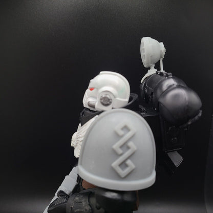 Space Marine Apothecary Backpack Light for McFarlane Toys Space Marine 1:12th Scale Action Figures