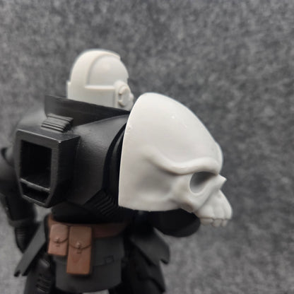 Bloodfang Warrior Order Large Full Skull Shoulder Pad resin upgrade compatible with McFarlane Toys 7-inch armored action figures by Fantasy World Games.