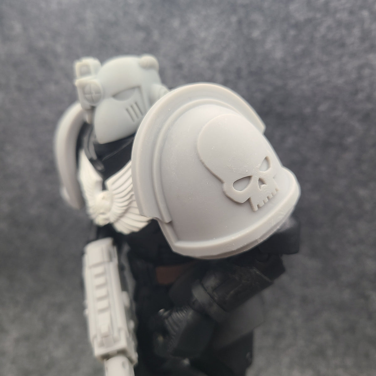 Bone Reapers Warrior Order Type 10 Ver. 02 left shoulder pad in custom resin compatible with McFarlane Toys 1:12 scale armored action figures