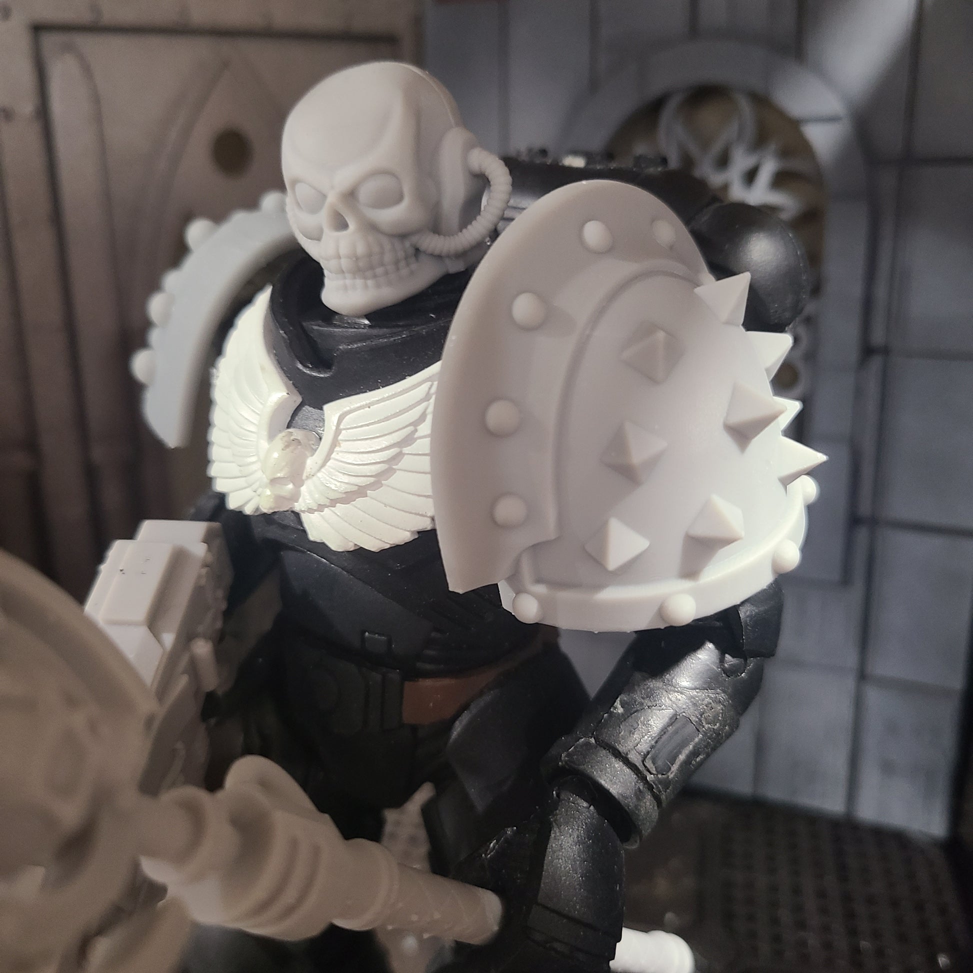Heavy Assault Type 3 V12 shoulder pad with large pyramid spikes compatible with McFarlane Toys 1:12 scale armored action figures custom resin armor