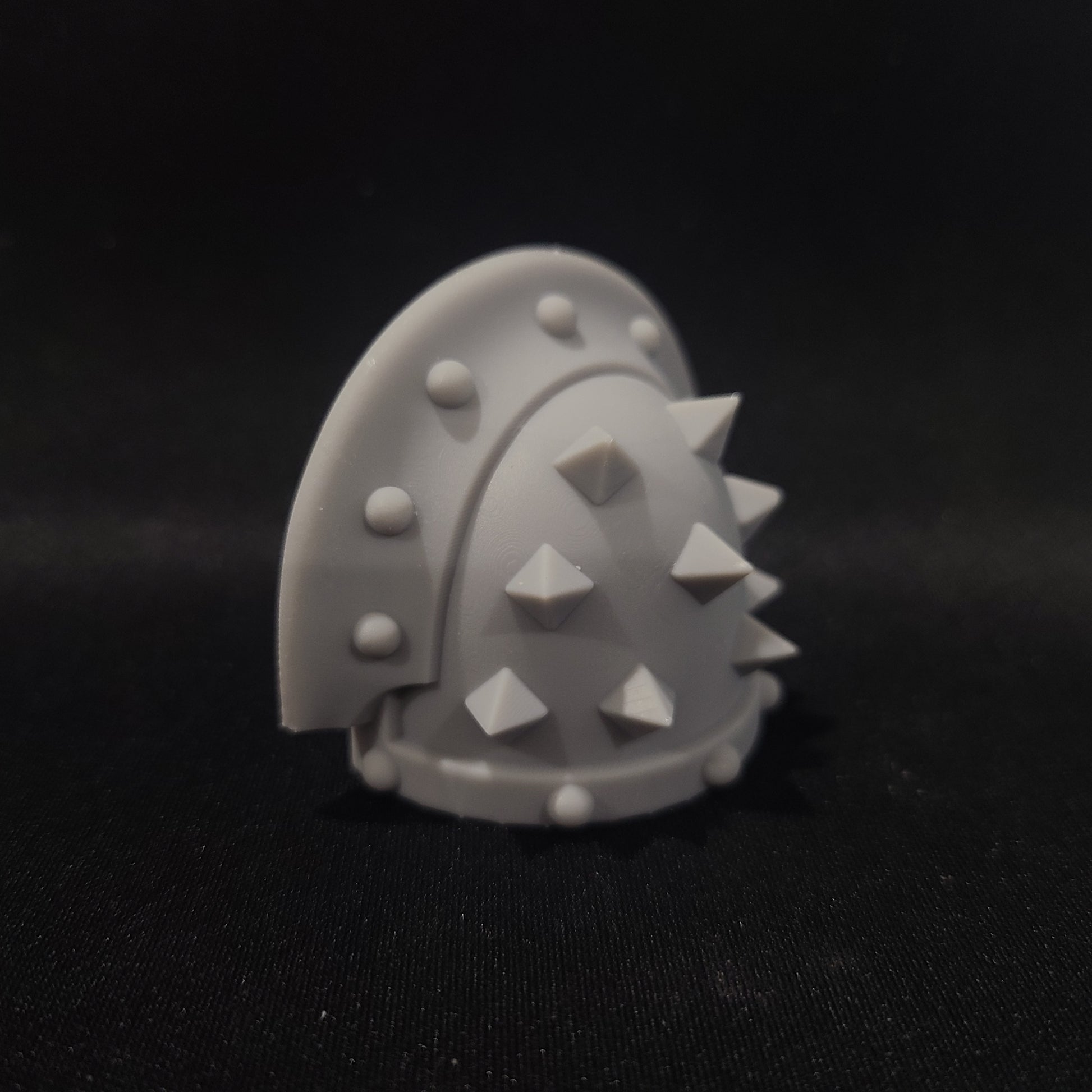 Heavy Assault Type 3 V12 shoulder pad with large pyramid spikes compatible with McFarlane Toys 1:12 scale armored action figures custom resin armor