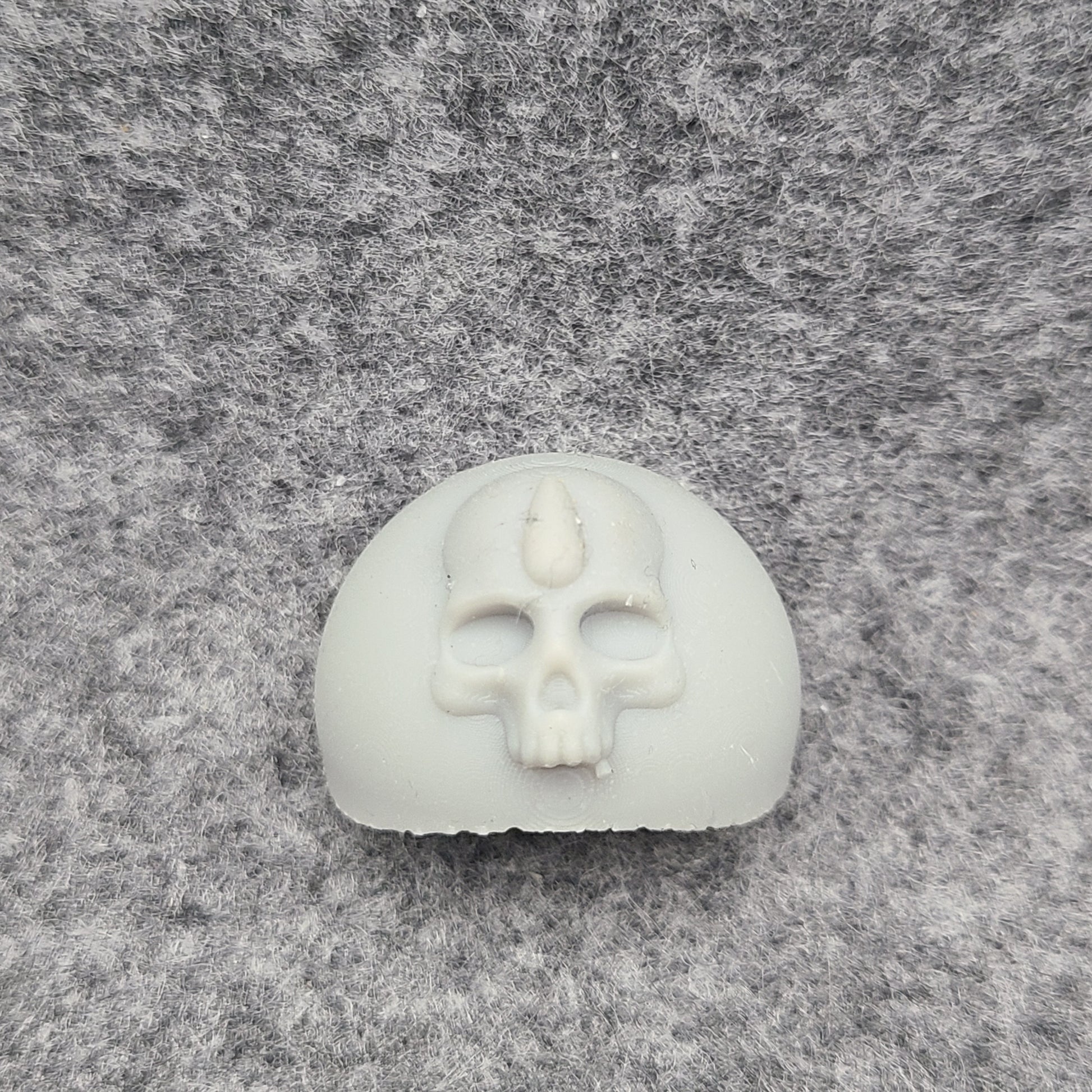 Sanguis Warrior Order Knee Pad Armor custom resin accessory compatible with McFarlane Toys 7-inch armored action figures.