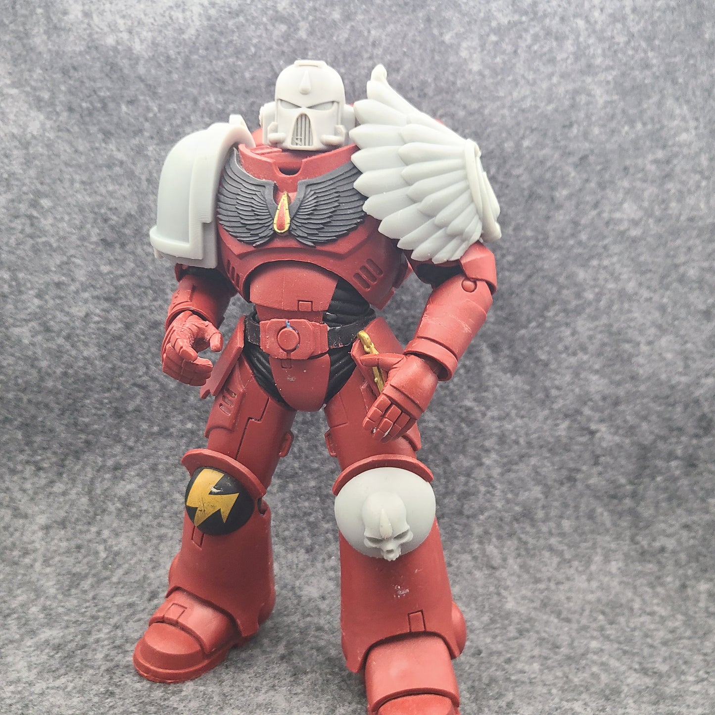 Sanguis Warrior Order Knee Pad Armor custom resin accessory compatible with McFarlane Toys 7-inch armored action figures.